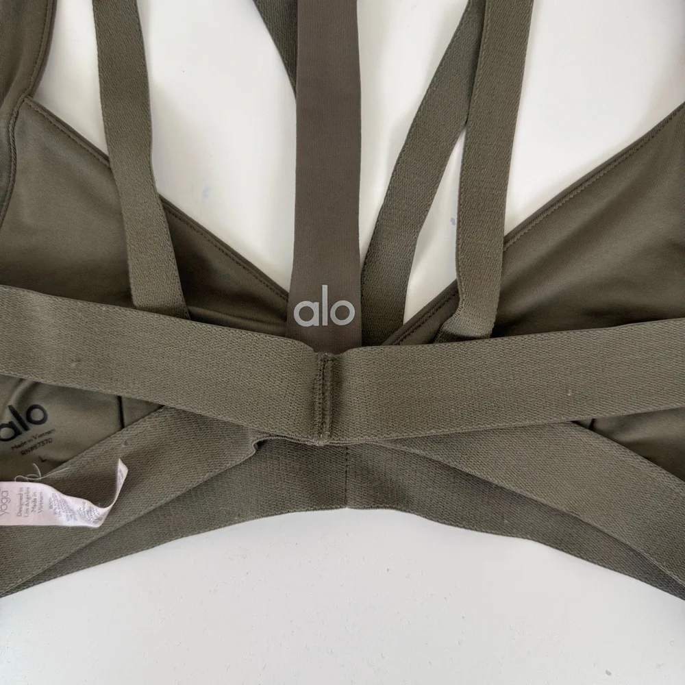 Alo Yoga Nadi Bra in Olive Branch